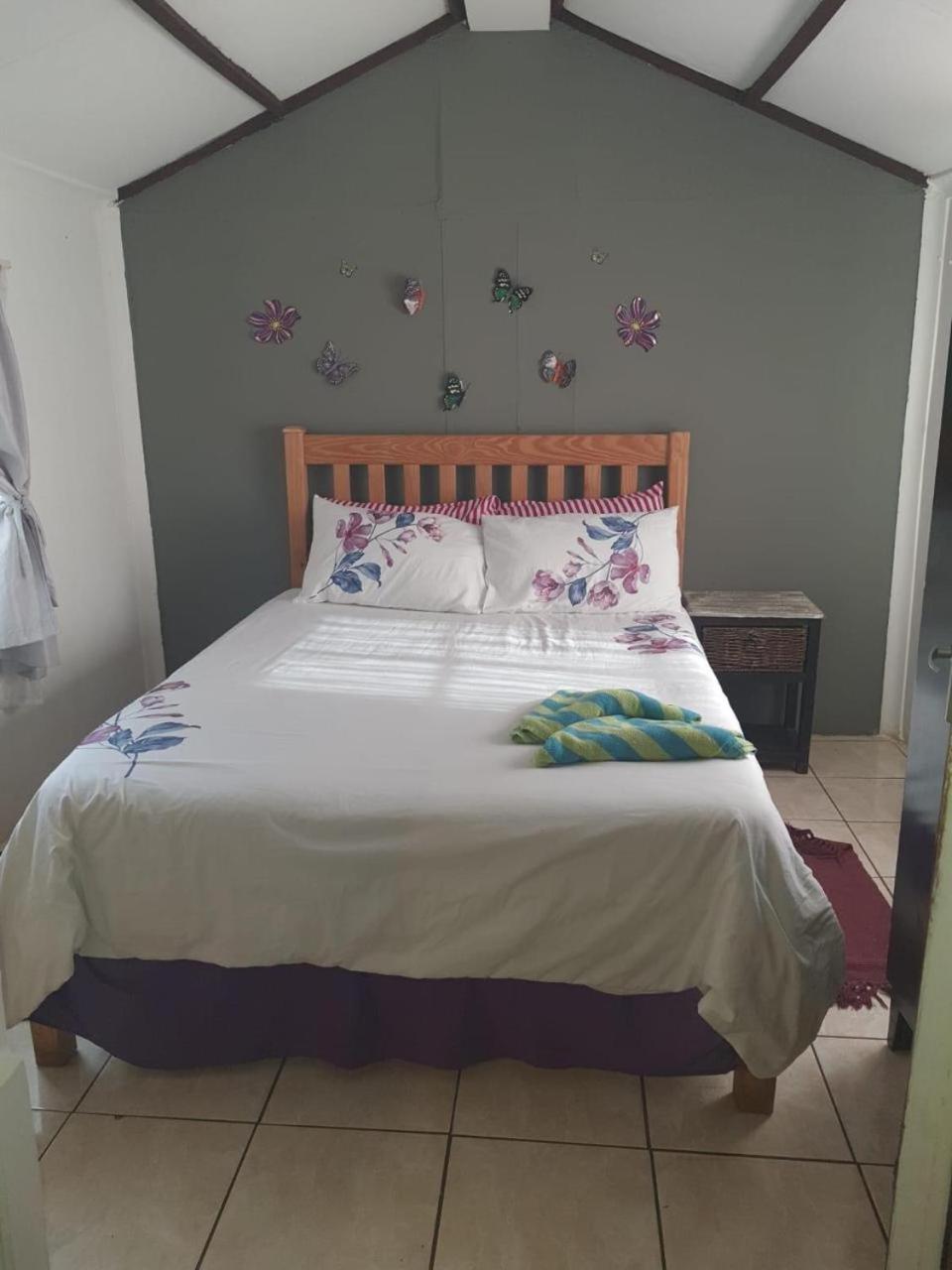 Chalet 1 Camping Style At Cynthias Country Hartbeespoort Exterior foto