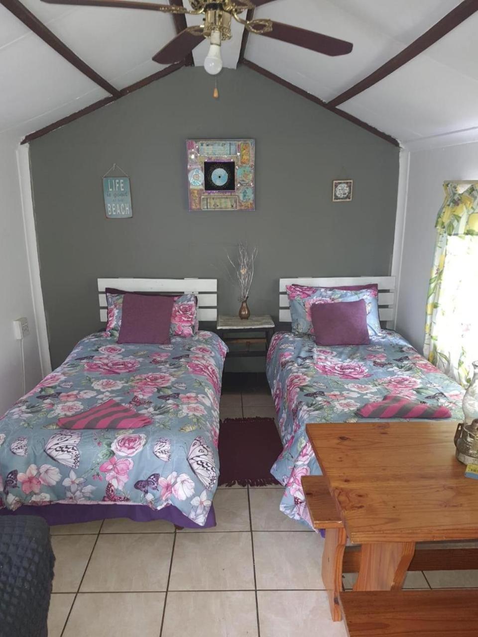Chalet 1 Camping Style At Cynthias Country Hartbeespoort Exterior foto